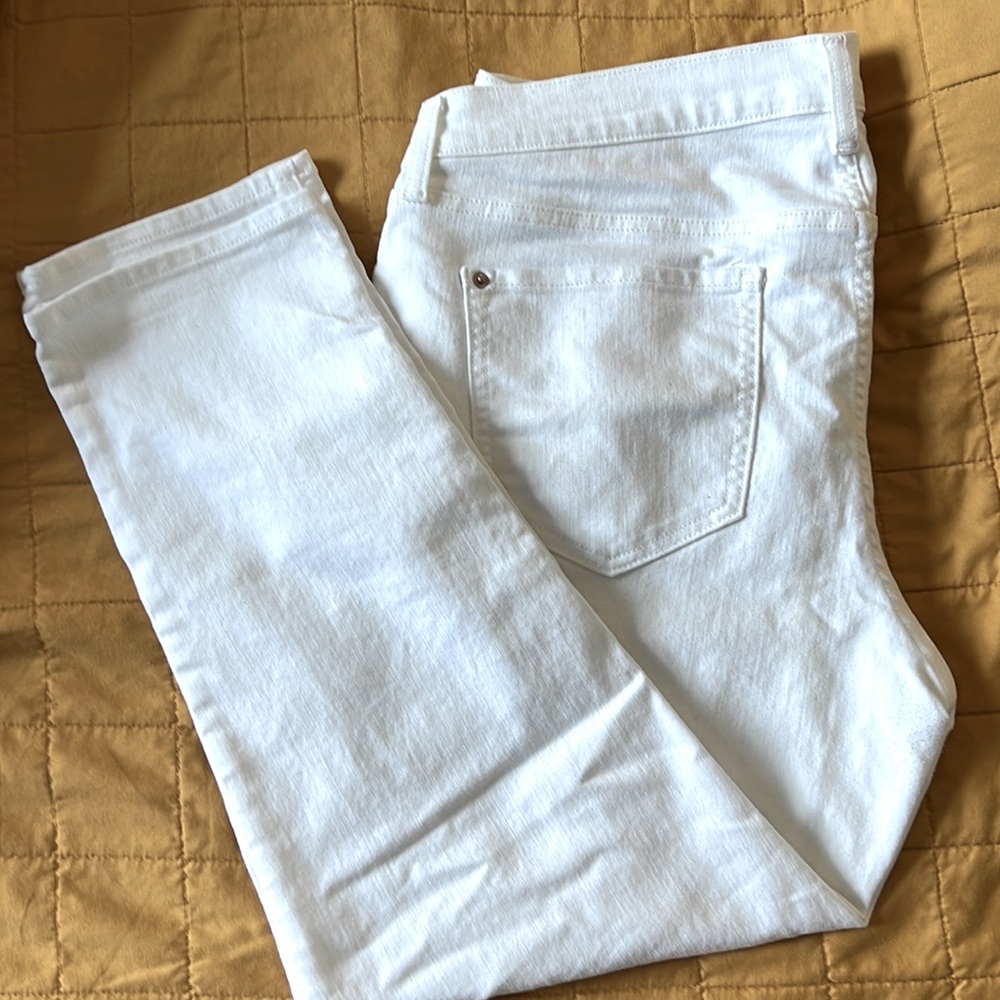 Distressed Boyfriend Skinny Jean